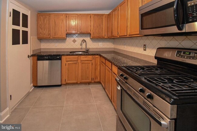 Photo - 132 Conarroe St