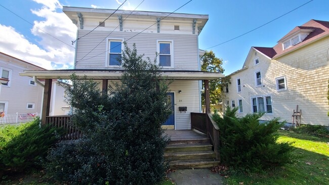 Building Photo - 35 Grove St Rental