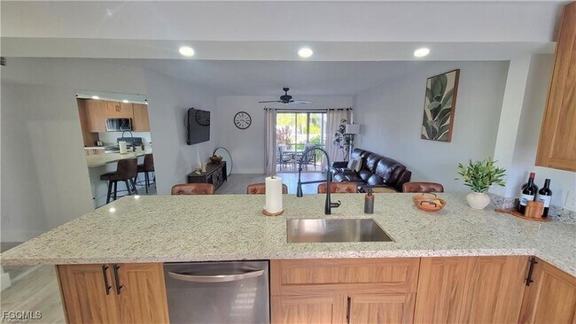 Photo - 4708 SW 8th Pl Unit 101