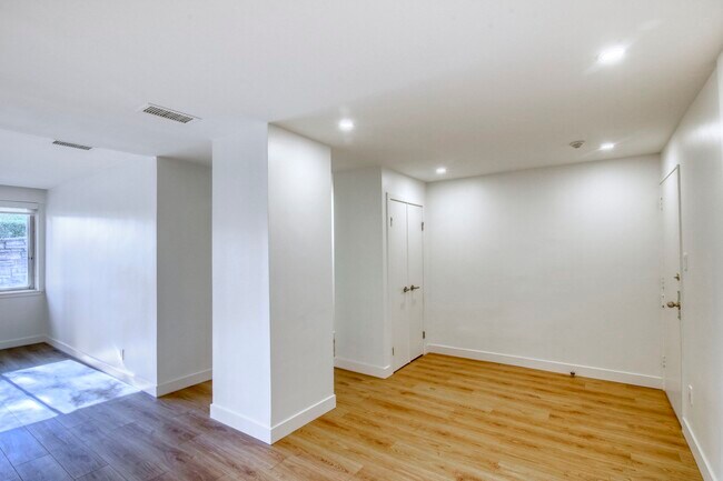 Photo - 3555 Chem. de la Côte-des-Neiges Unit 00G1