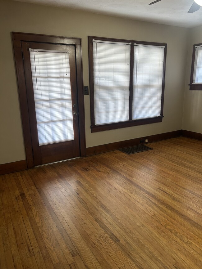Photo - 2821 Asbury Rd