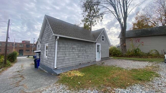 Photo - 66 New Litchfield St