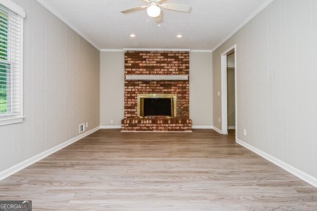 Photo - 188 Bridgewood Dr SE