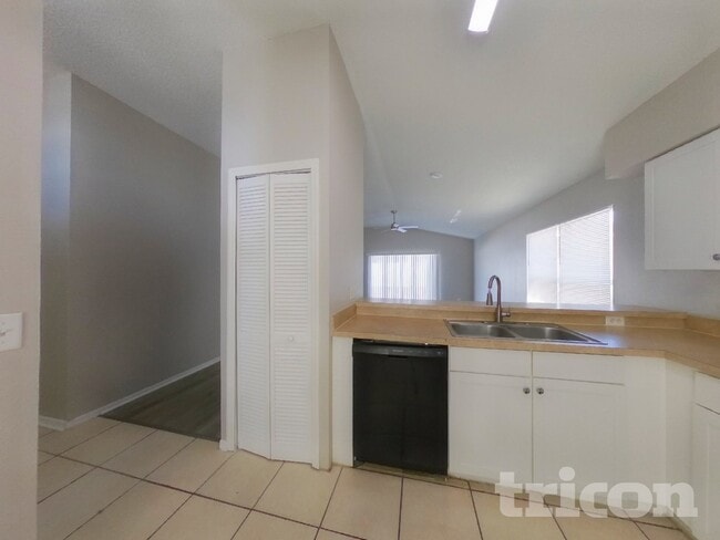 Photo - 2680 Chatham Cir