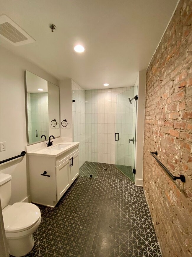 Photo - Lofts At Abrams Fixtures