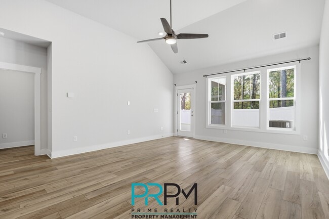 Photo - 6 Thornfield Dr