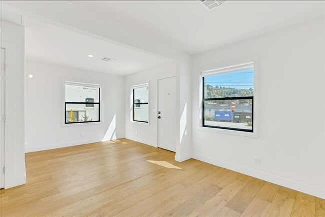 Photo - 3381 N Eagle Rock Blvd