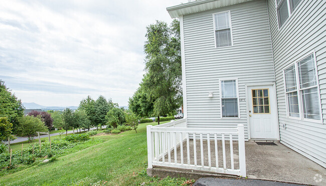 Building Photo - 1321 Mt Clinton Pike Rental