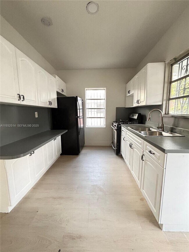 Photo - 2035 NW 26th St Unit 0