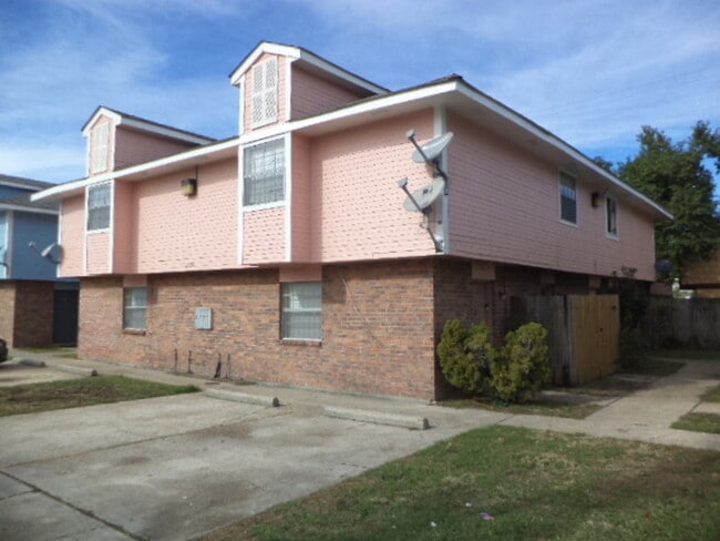 Building Photo - 1625 Cooper Rd Unit D Rental