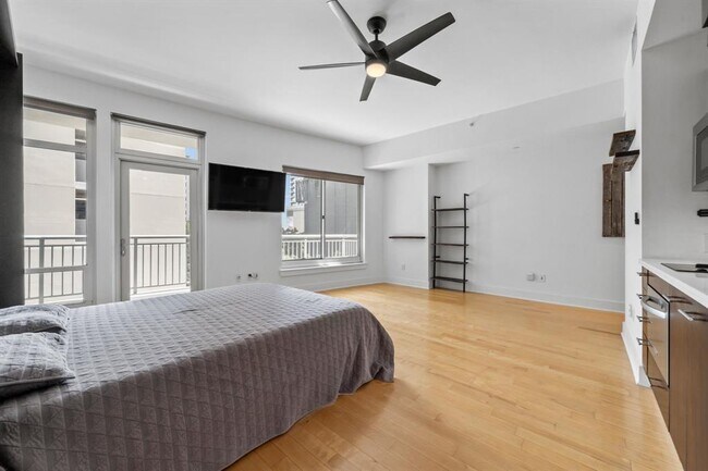 Photo - 603 Davis St Unit 710