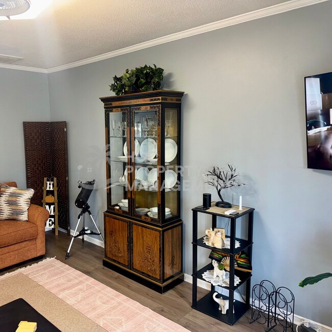 Photo - 1105 Kenningston St