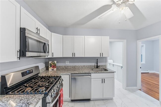 Photo - 108 Waterman Ave Unidad 1