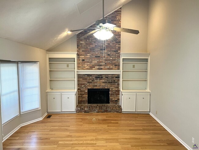 Photo - 122 N Springs Ct