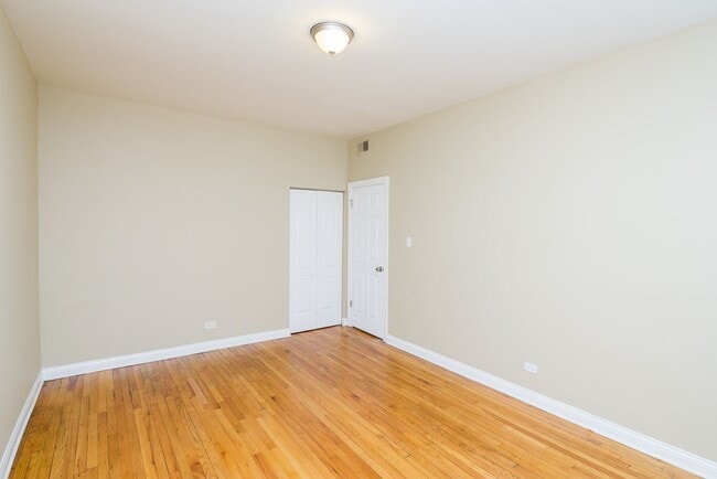 Photo - 4439 W Fullerton Ave Unit 2