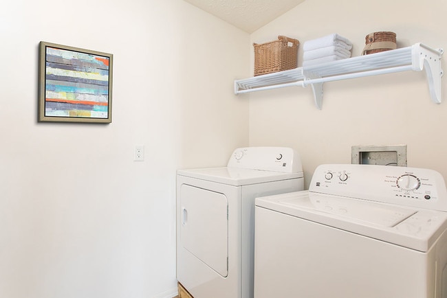 Avon Commons Apartment Homes