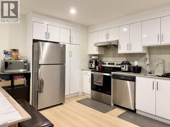 Photo - 901 Jackson Crescent