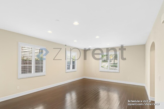 Photo - 467 Crab Apple Terrace