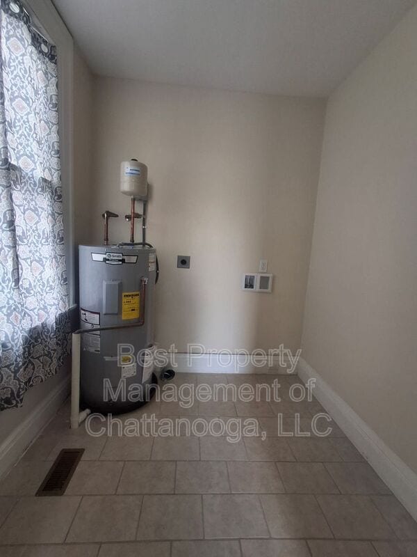 Photo - 209 Barnhardt Cir