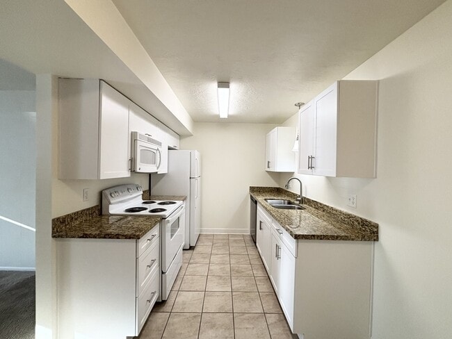4768 S Bonair St Unidad 8