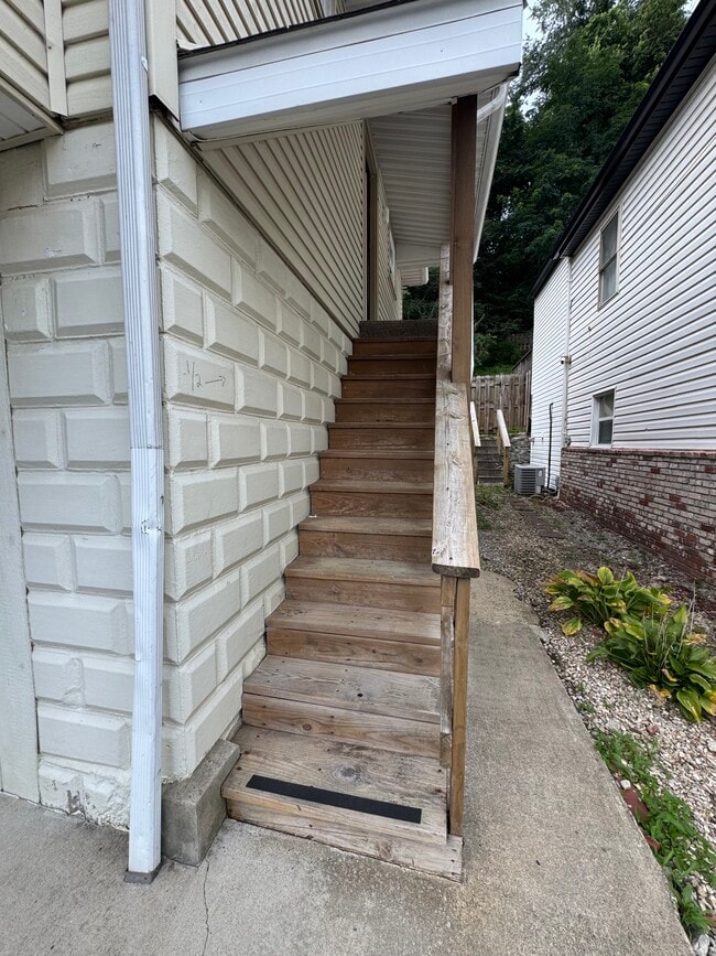 Photo - 109 Tower Ln Unidad Tower Lane