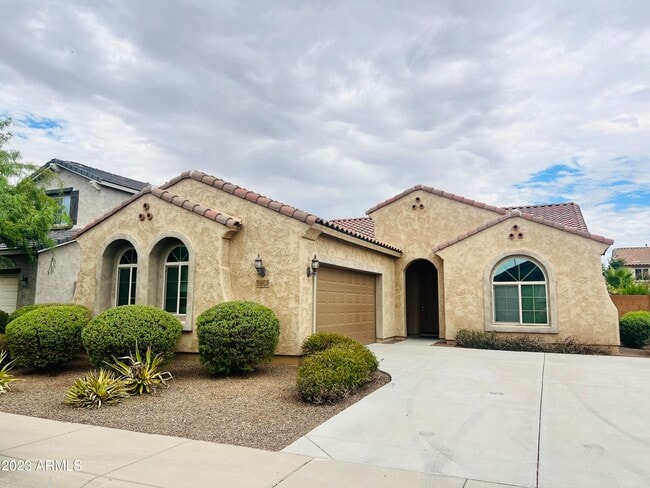 Building Photo - 25972 W Burnett Rd