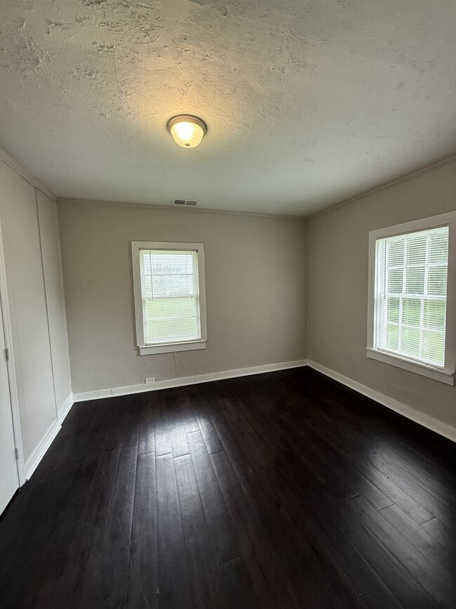 Photo - 335 1st Ave NW