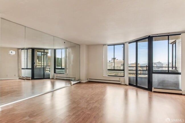 Building Photo - 900 Bush St