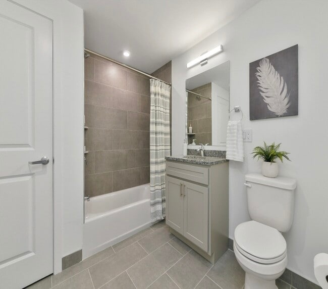 Photo - 585 Essex St Unit 709