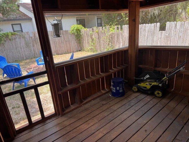 Photo - 2 Bed 2 Bath Home in Seranola Manor ! Fenced in YARD!