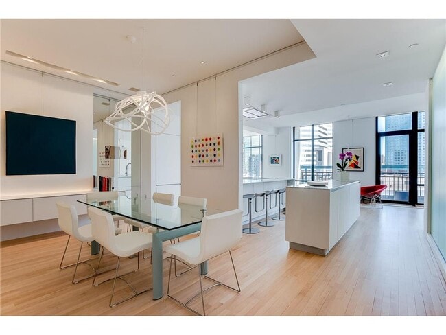 Building Photo - 201 S 11th St Unit 830