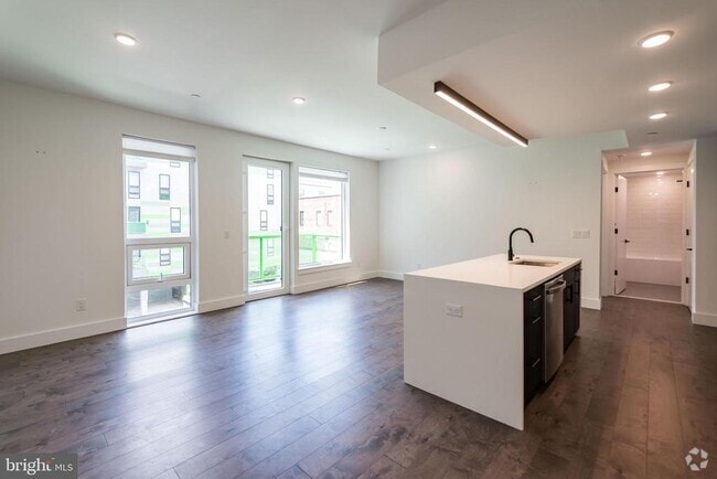 Building Photo - 1501 N 31st St Unit 318 Rental