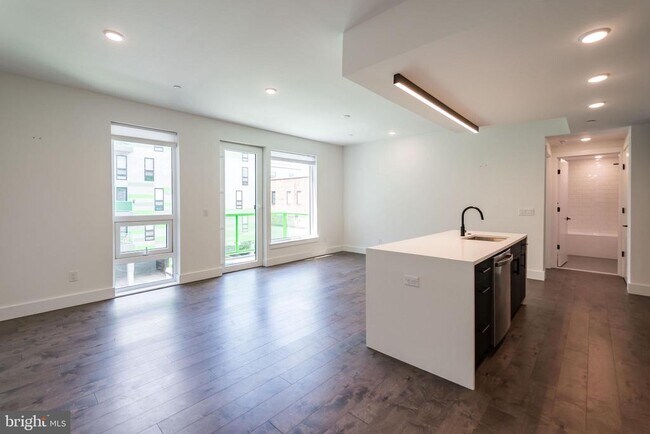 Photo - 1501 N 31st St Apartment Unit 318