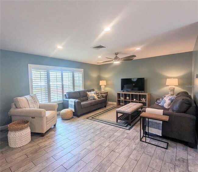 Photo - 3070 Gulf Gate Dr