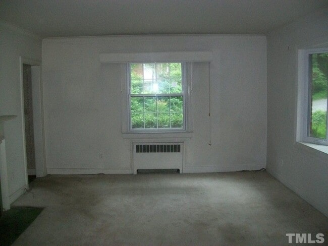 Building Photo - 107 Howell Ln