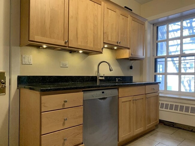 Photo - 2600 N Lakeview Ave Unit 3E