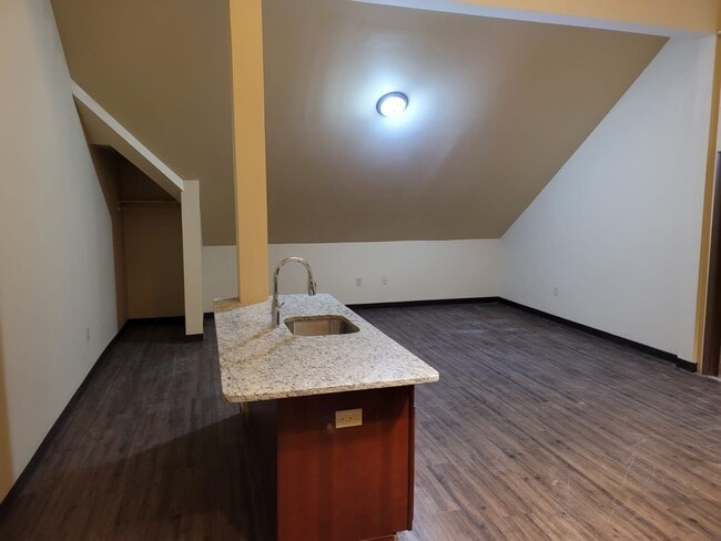 Photo - Court House Square