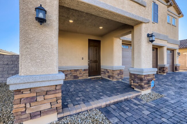 Photo - Beautiful 4 bed, 4.5 bath, 3 car garage with full casita!