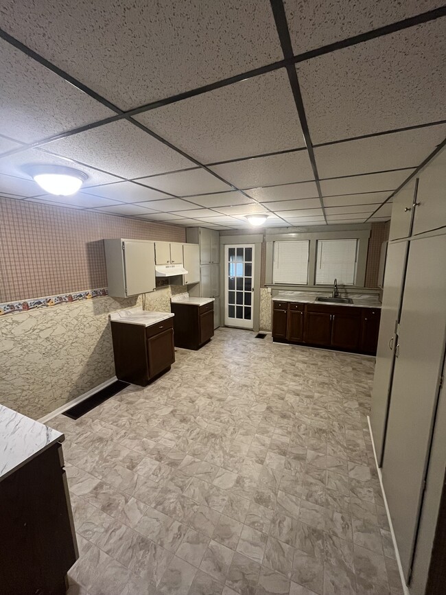 Building Photo - 1104 Marne Rd