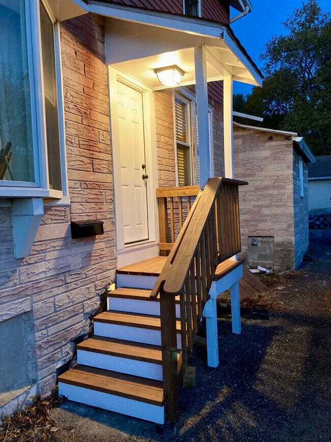 Photo - 502 Bell Rd Unidad Side