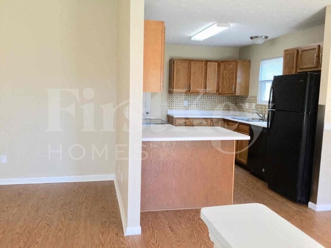 Photo - 687 Bobolink Ct