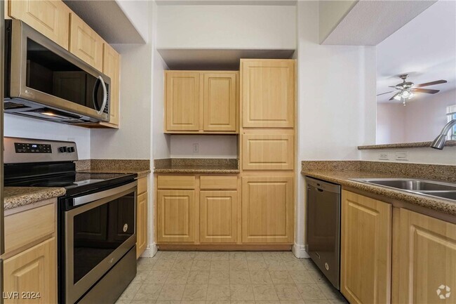 Building Photo - 8000 W Badura Ave Unit 1117 Rental