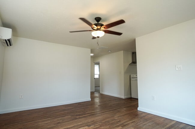 Photo - 4213 W Clark St