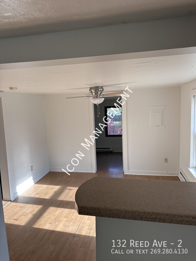 Building Photo - 132 Reed St Unit 2