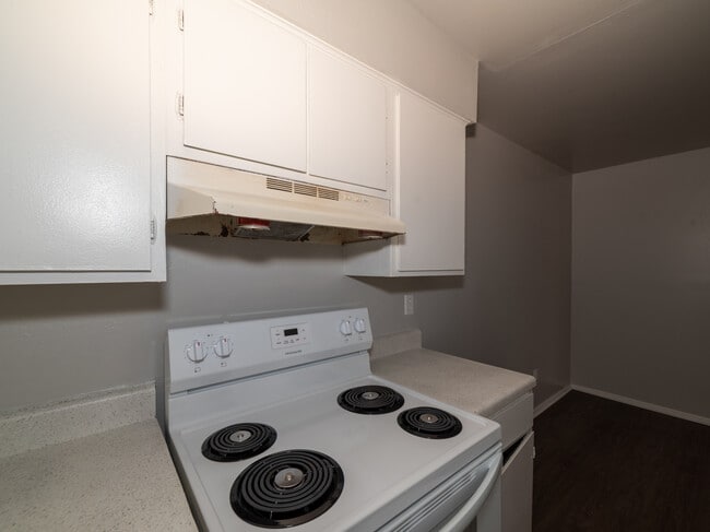 Parkway Crossing Apartments