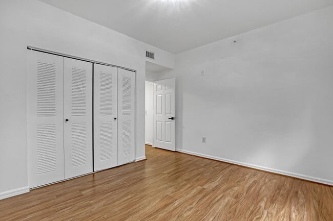 Photo - 340 Crestwood Cir Unit 302