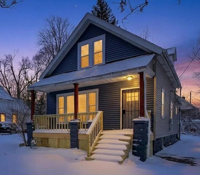 Building Photo - 9716 Sophia Ave