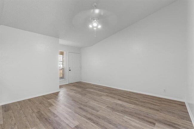 Photo - 8703 Pineridge Dr