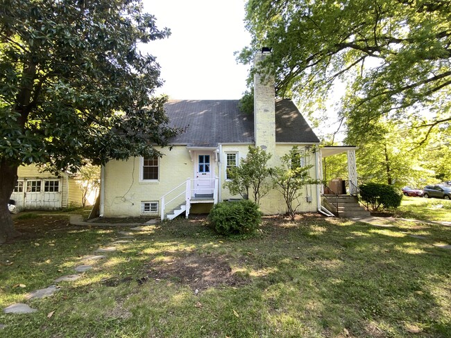 Building Photo - 7003 Dartmouth Ave Rental