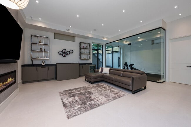 Photo - 283 Bessborough Dr Unit SI ID1513081P